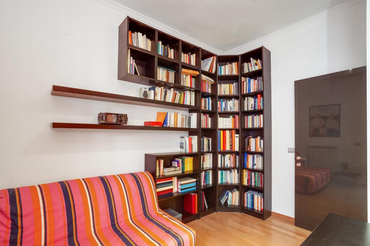 Апартаменты *Movies & Books* Stylish House With Jacuzzi Бари Экстерьер фото